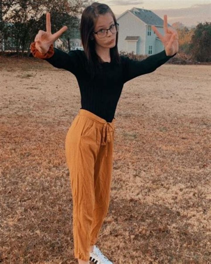 Cora Tilley Height, Weight, Age, Boyfriend, Family, Facts, Biography