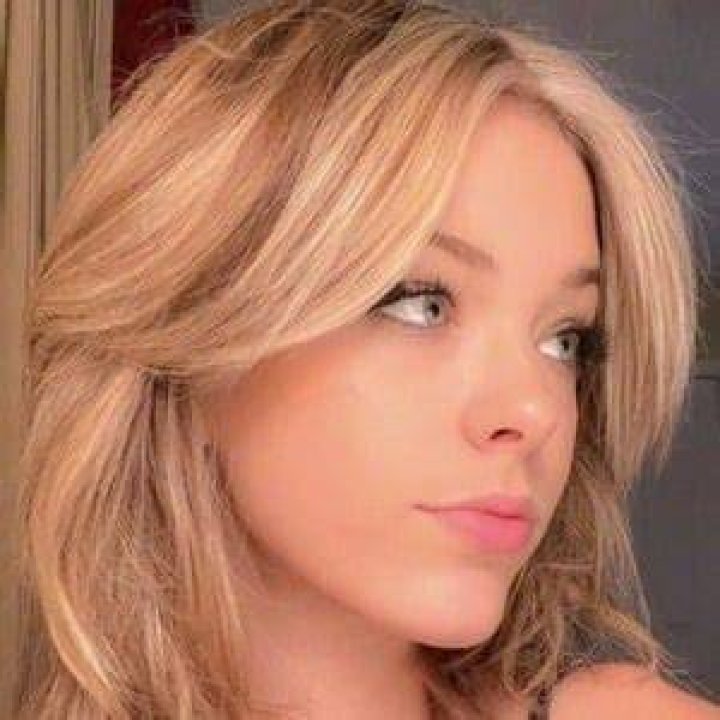Cora Tilley (TikTok Star) Age, Birthday, Bio, Facts, Family, Net Worth, Height & More