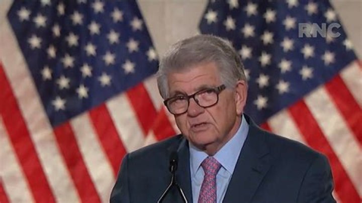 Cubanborn Maximo Alvarez warns against socialism in emotional RNC