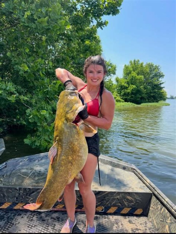 Hannah Barron Biography, Age, Height, Husband, Net Worth and Hunting Career