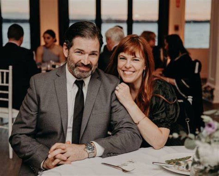 Is Amy Bruni married to a husband?Her net worth, wiki, age, bio