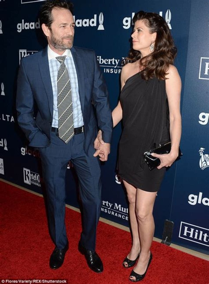 Luke Perry, 50, holds hands with pretty Daily Mail Online